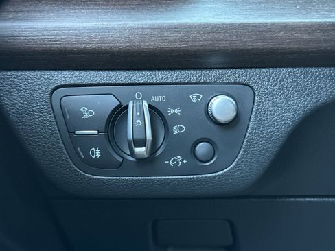 Used 2024 Audi Q5 2.0T Prestige w/ Prestige Package image 33