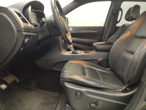 Used 2017 Jeep Grand Cherokee Limited image 17