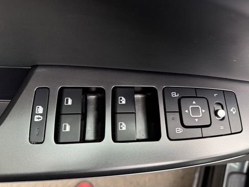 Used 2024 Kia EV6 Wind image 24