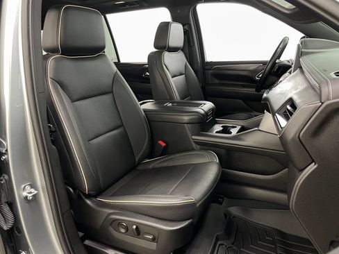Certified 2023 GMC Yukon XL SLT w/ SLT Premium Package AWD/4WD image 46