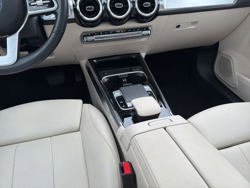 Used 2020 Mercedes-Benz GLB 250 4MATIC image 17