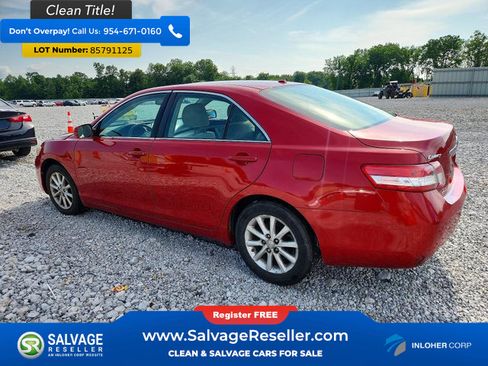 Used 2011 Toyota Camry XLE FWD image 3