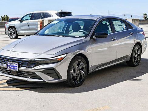 New 2026 Hyundai Elantra SEL Sport Premium FWD image 3
