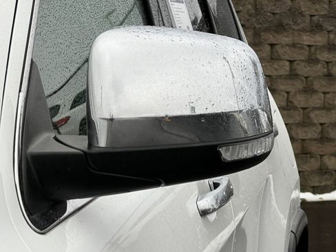 Used 2021 Jeep Grand Cherokee Limited image 37