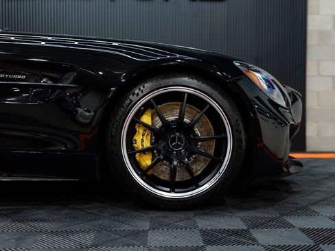 Used 2018 Mercedes-Benz AMG GT R image 15