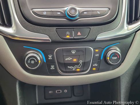 Used 2022 Chevrolet Equinox LS FWD image 17