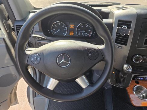 Used 2016 Mercedes-Benz Sprinter 2500 image 24