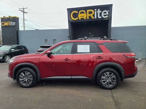 Used 2022 Nissan Pathfinder SV w/ SV Premium Package image 10