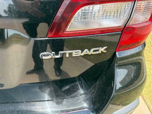 Used 2019 Subaru Outback 2.5i Premium AWD/4WD image 5