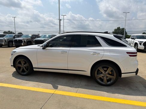 Used 2022 Genesis GV70 3.5T Sport w/ Sport Prestige Package AWD/4WD image 4