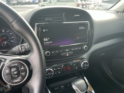 Certified 2021 Kia Soul EX image 15