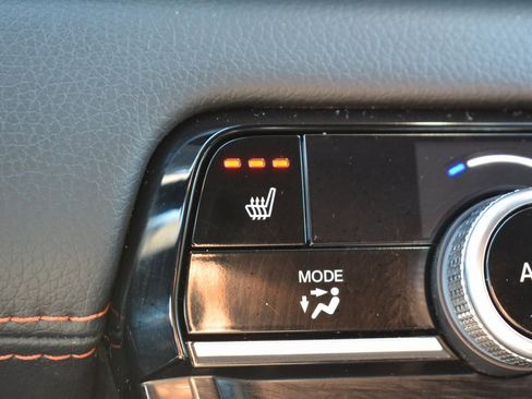 Used 2023 Honda Pilot Sport image 19