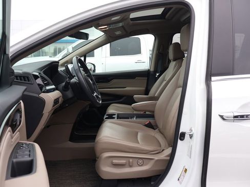 Used 2022 Honda Odyssey Touring image 12