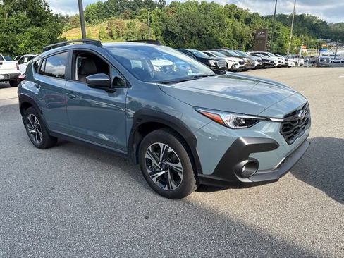 Used 2024 Subaru Crosstrek 2.0i Premium w/ Crosstrek Mirror Package AWD/4WD image 7