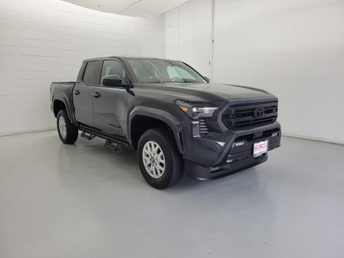 Used 2025 Toyota Tacoma SR5 RWD image 5