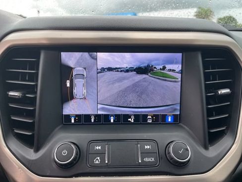 Used 2021 GMC Acadia Denali w/ Denali Ultimate Package AWD/4WD image 25