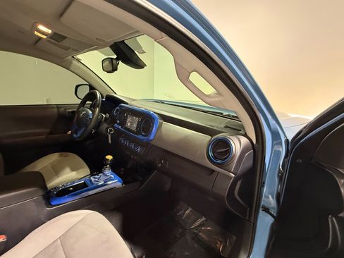 Used 2019 Toyota Tacoma SR5 image 38