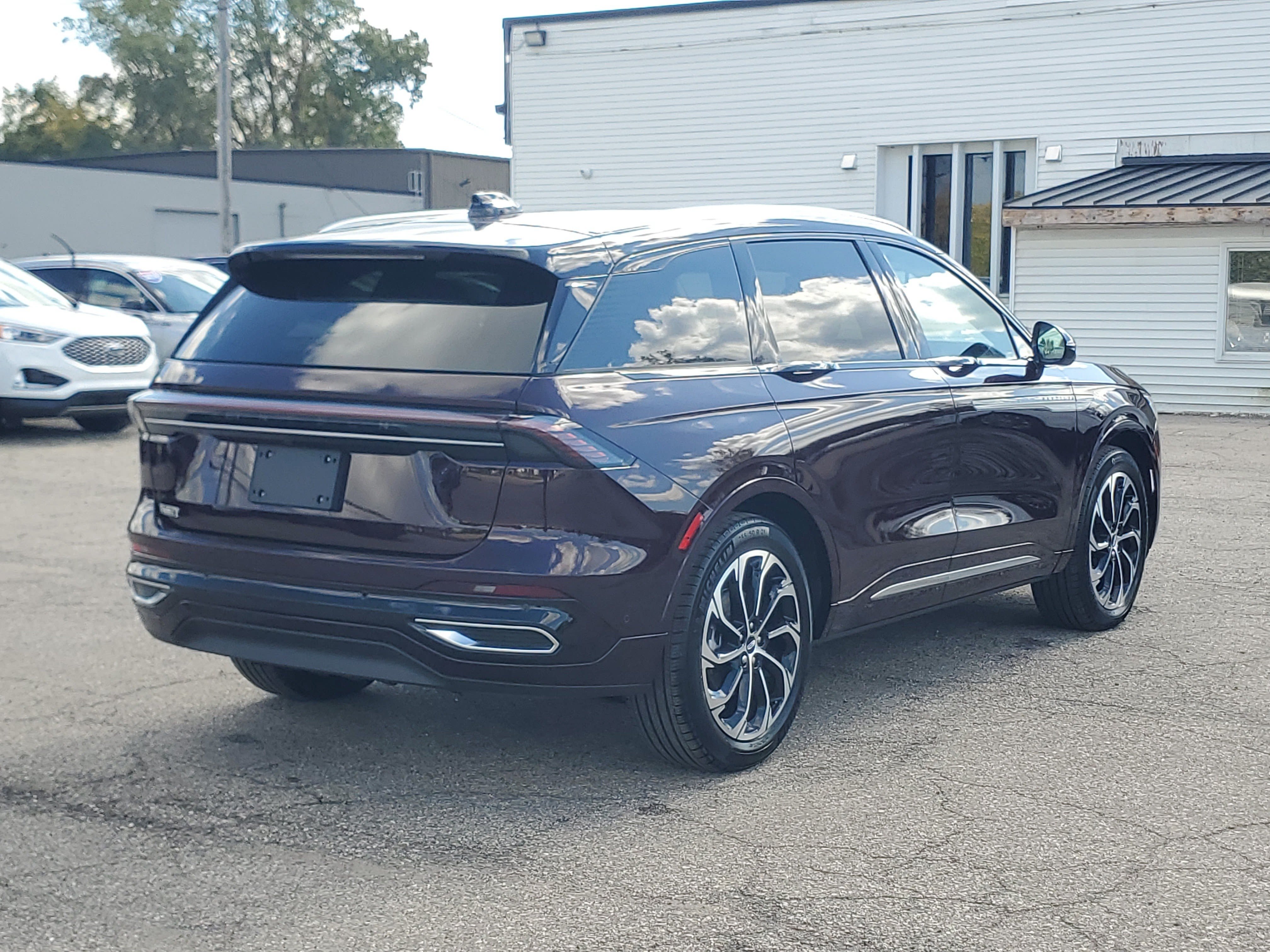 Used 2024 Lincoln Nautilus Reserve w/ Equipment Group 203A AWD/4WD image 6