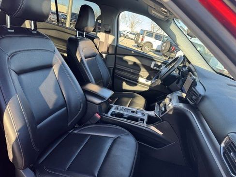 Used 2021 Ford Explorer XLT w/ Equipment Group 202A image 37