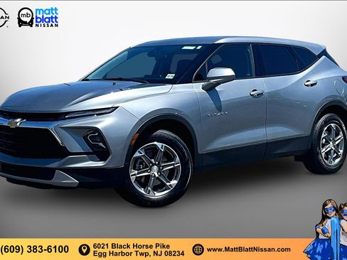 Used 2025 Chevrolet Blazer LT AWD/4WD image 1
