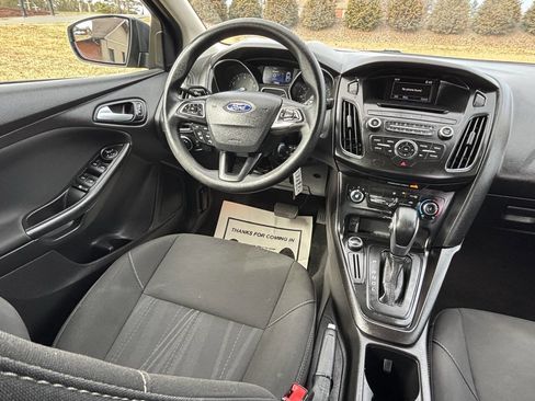 Used 2017 Ford Focus SE image 11
