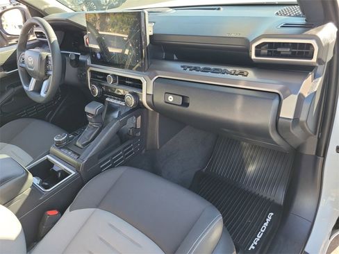 Used 2025 Toyota Tacoma TRD Off-Road w/ TRD Off Road Upgrade Package image 30