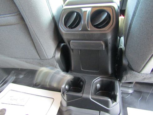 Used 2024 Jeep Wrangler Unlimited Sport AWD/4WD image 21