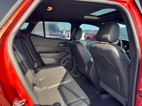 Certified 2024 Chevrolet Trax RS w/ Sunroof Package FWD image 10