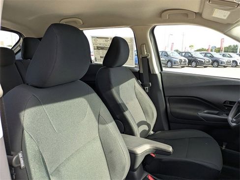 New 2025 Nissan Kicks Play S image 34