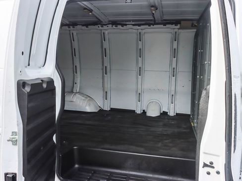 Used 2022 Chevrolet Express 3500 w/ Driver Convenience Package image 37