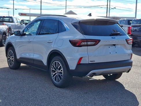 New 2026 Ford Escape SE FWD image 11
