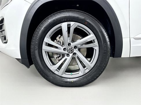 Used 2024 Volkswagen Atlas Cross Sport SEL R-Line AWD/4WD image 44