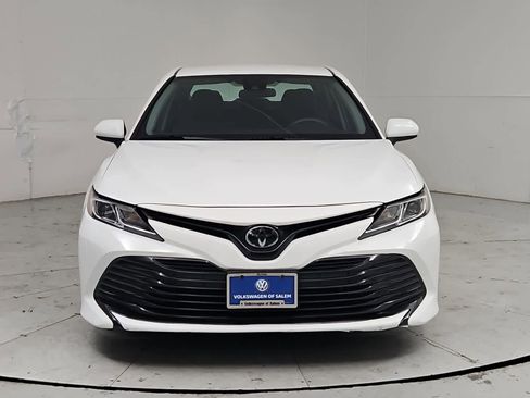 Used 2018 Toyota Camry LE FWD image 9