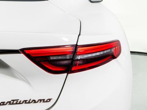 Used 2024 Maserati GranTurismo Folgore image 13