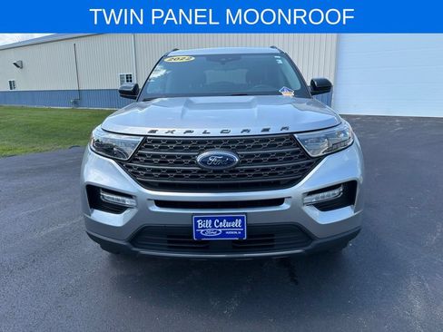 Certified 2022 Ford Explorer XLT w/ Equipment Group 202A AWD/4WD image 9
