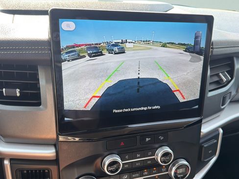 Used 2023 Ford Expedition XLT AWD/4WD image 23