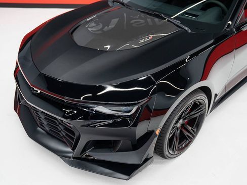 Used 2021 Chevrolet Camaro ZL1 RWD image 4