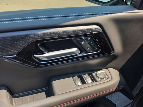 New 2026 GMC Yukon XL AT4 Ultimate AWD/4WD image 24