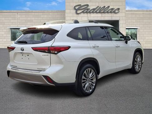 Used 2022 Toyota Highlander Platinum AWD/4WD image 7