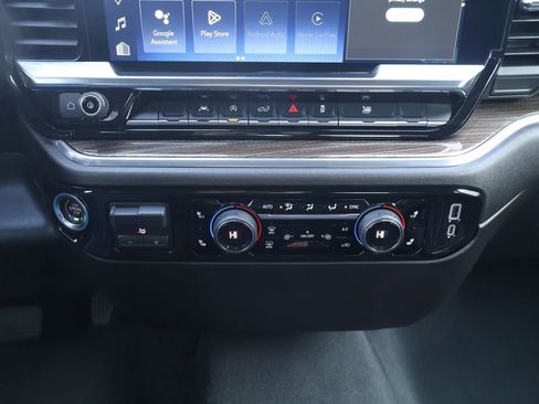 Used 2025 Chevrolet Silverado 1500 LT AWD/4WD image 17