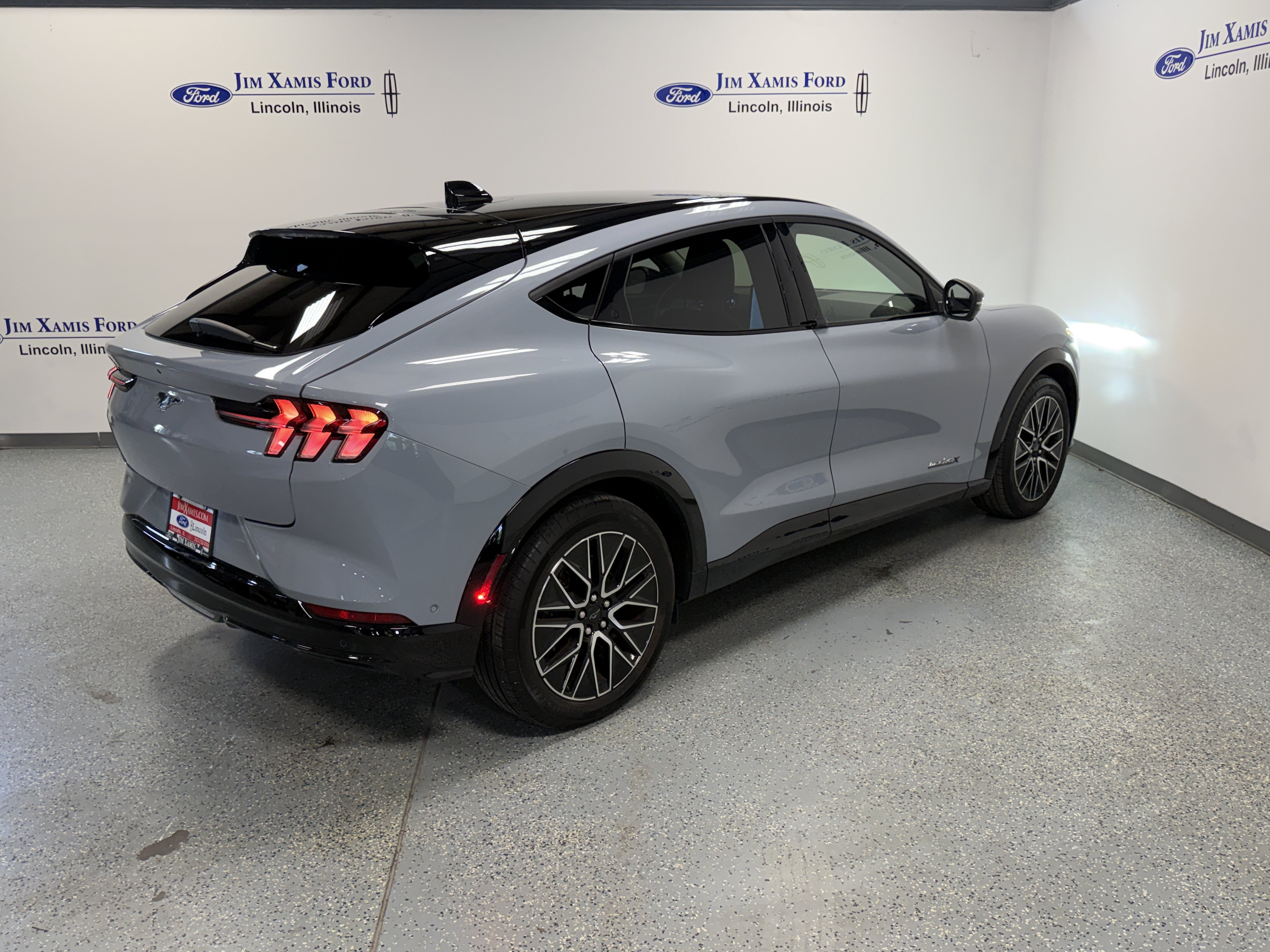 Used 2024 Ford Mustang Mach-E Premium AWD/4WD image 34