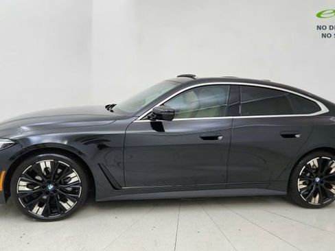 Used 2025 BMW 430i w/ Premium Package RWD image 3