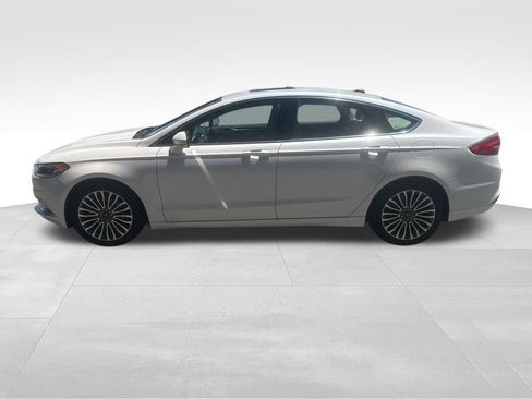 Used 2017 Ford Fusion SE w/ Fusion SE Technology Package FWD image 11