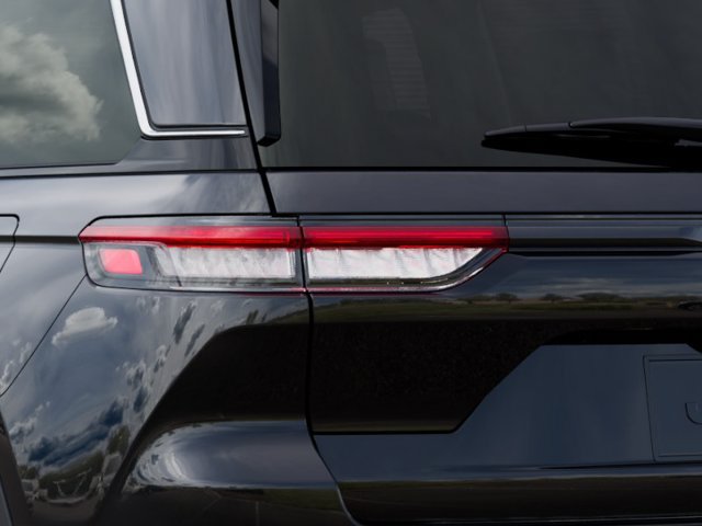 New 2027 Jeep Grand Cherokee Laredo RWD image 9
