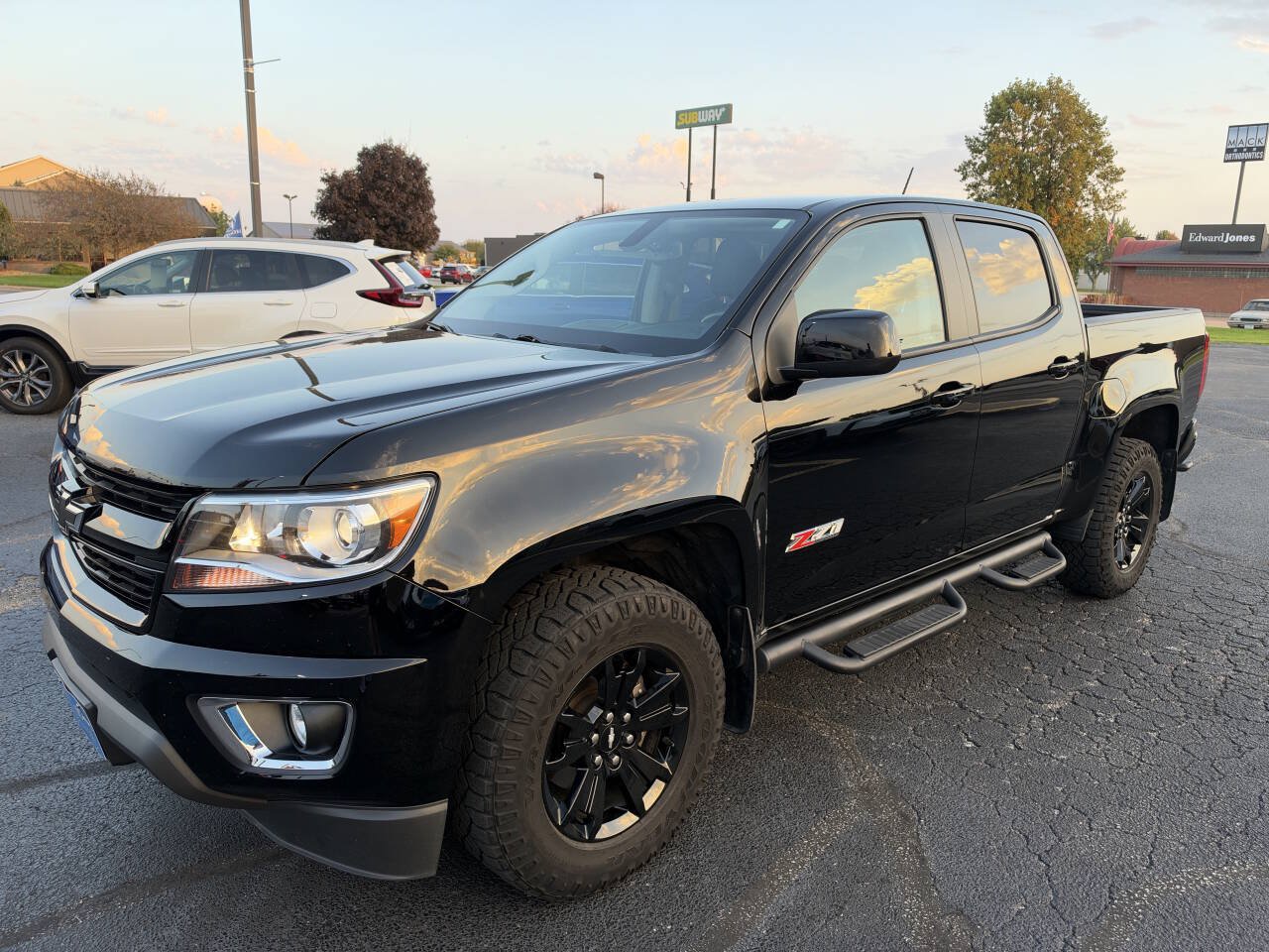 Used 2019 Chevrolet Colorado Z71 w/ Z71 Midnight Edition AWD/4WD image 24