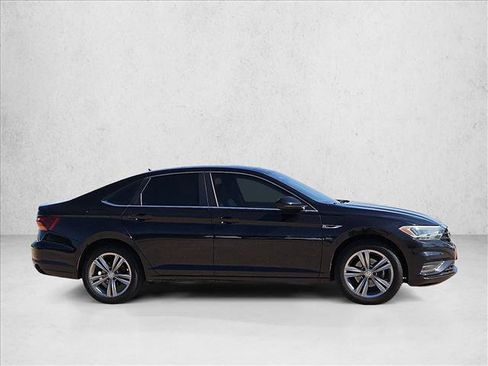 Used 2019 Volkswagen Jetta R-Line FWD image 4