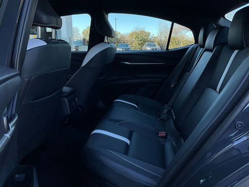 Used 2025 Toyota Camry SE image 11