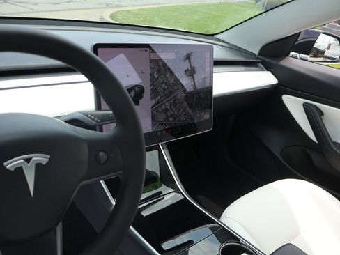 Used 2020 Tesla Model 3 Long Range AWD/4WD image 23