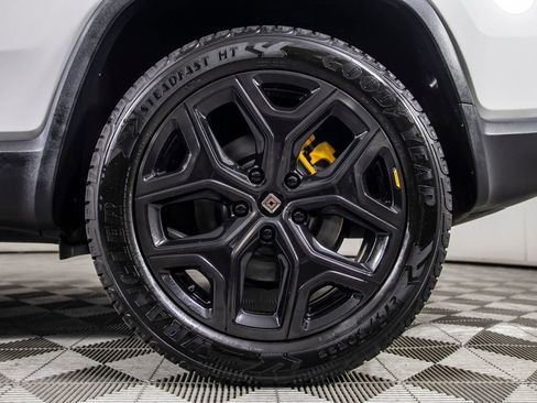 Used 2024 Rivian R1S Adventure AWD/4WD image 41