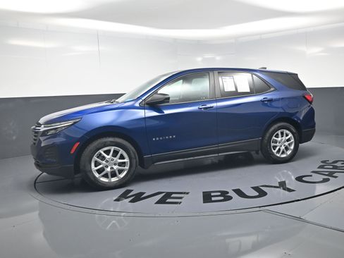 Used 2022 Chevrolet Equinox LS w/ LS Convenience Package image 6